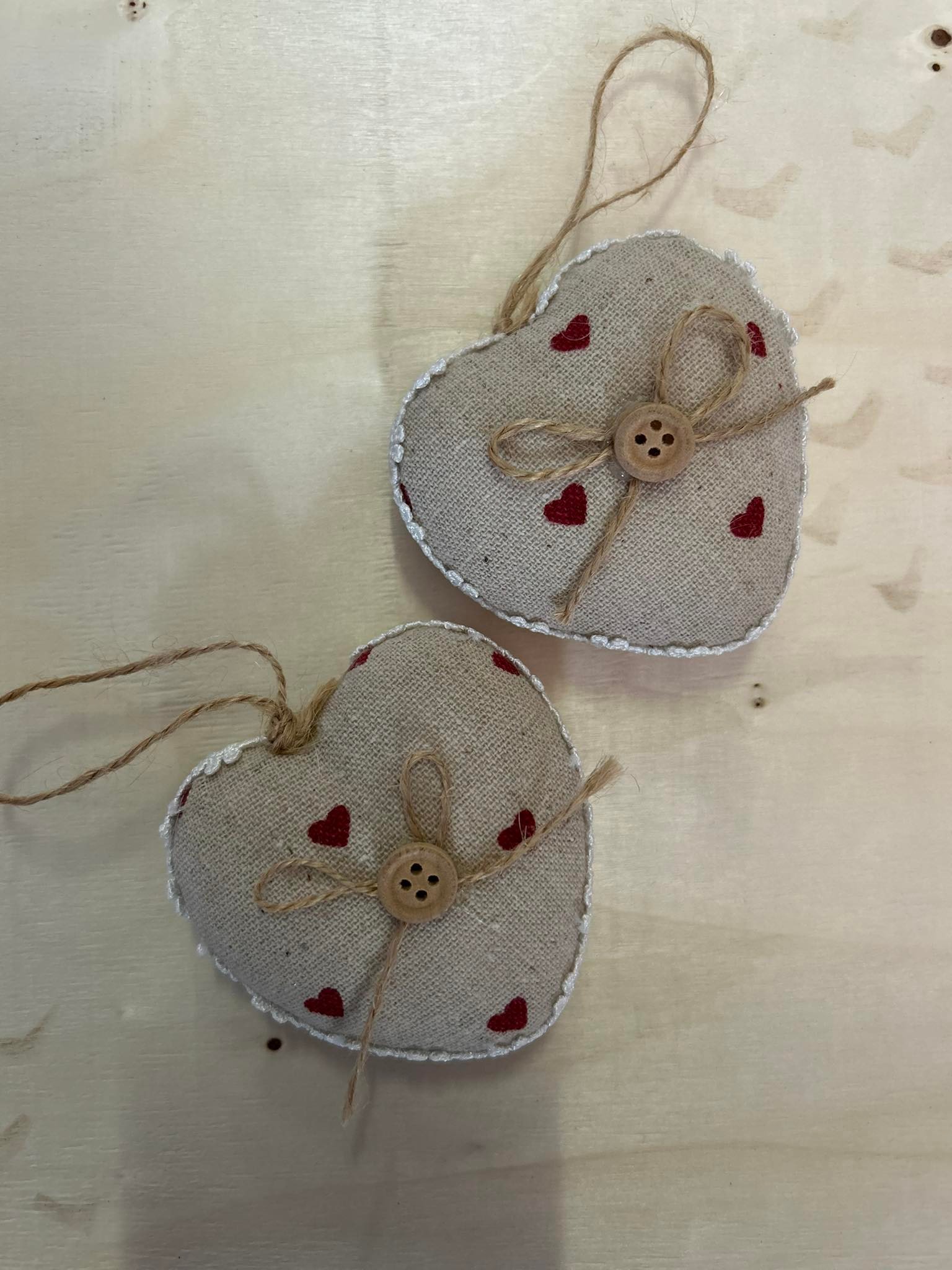 cuoricini decorativi con appendino-set da 2 pezzi - Fioreproibito